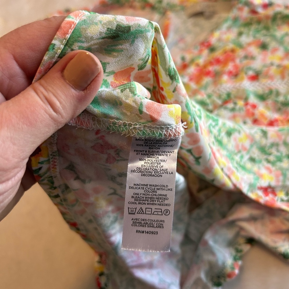 LOFT Green and Pink Floral Lightweight Blouse Sz S - Picture 6 of 7